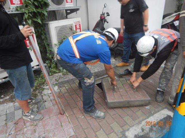 現地查察新莊區道路側溝