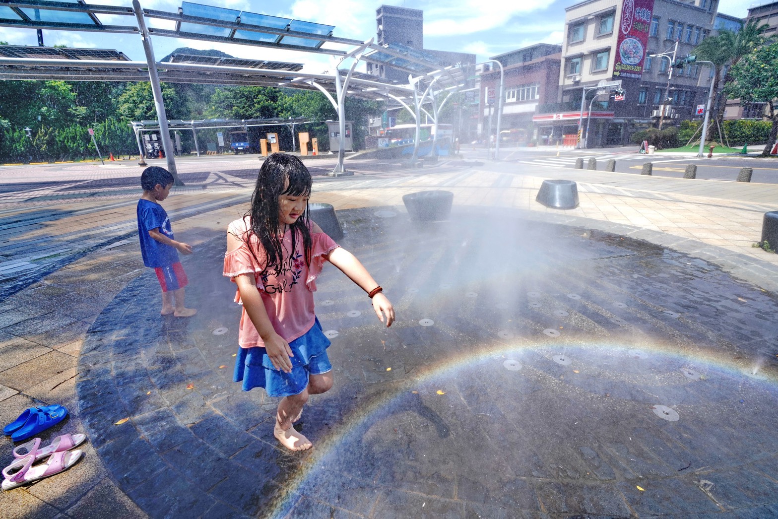 歡迎來到八里左岸公園清涼一夏，享受酷暑期間的清涼暢快