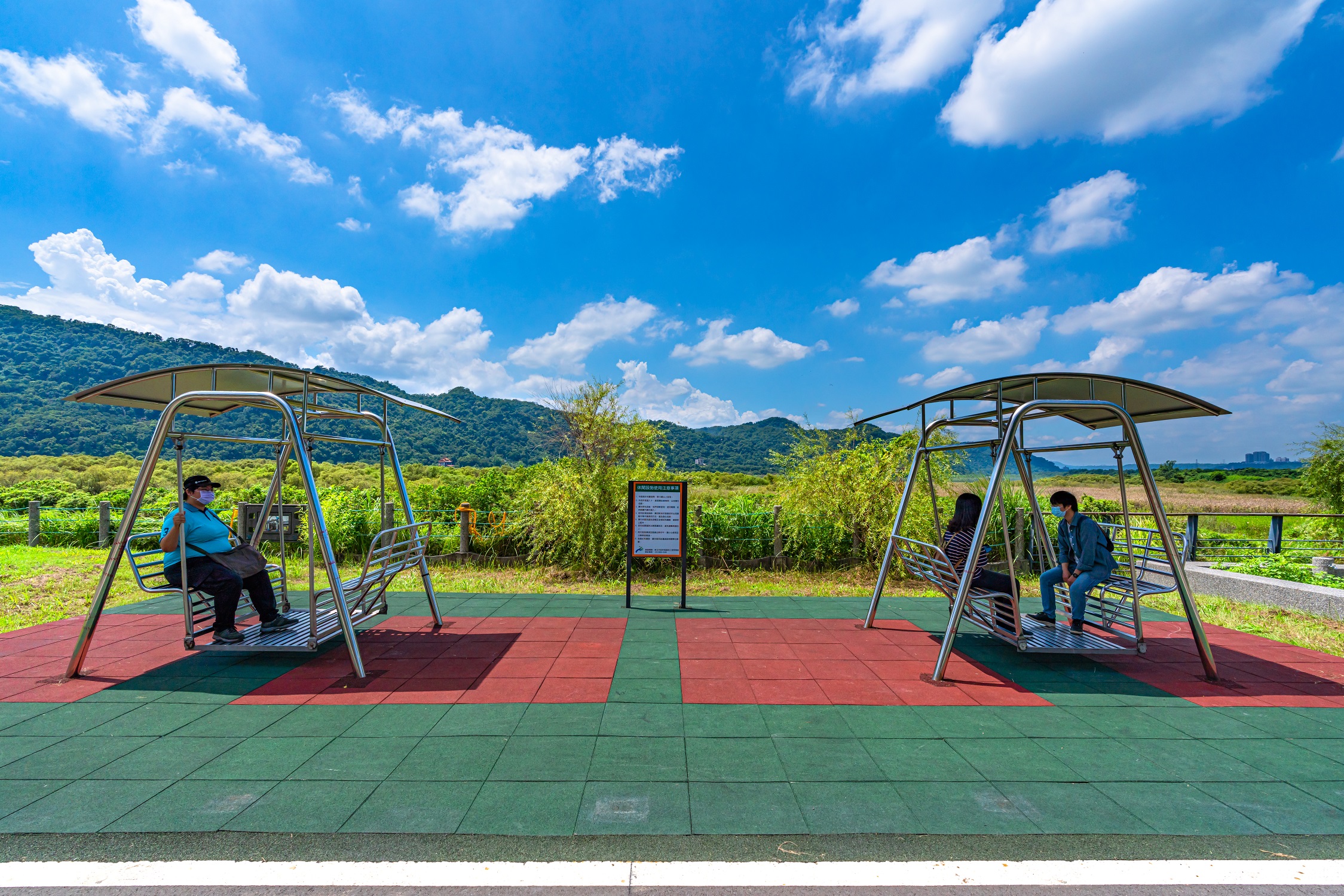 迎風搖椅享悠閒