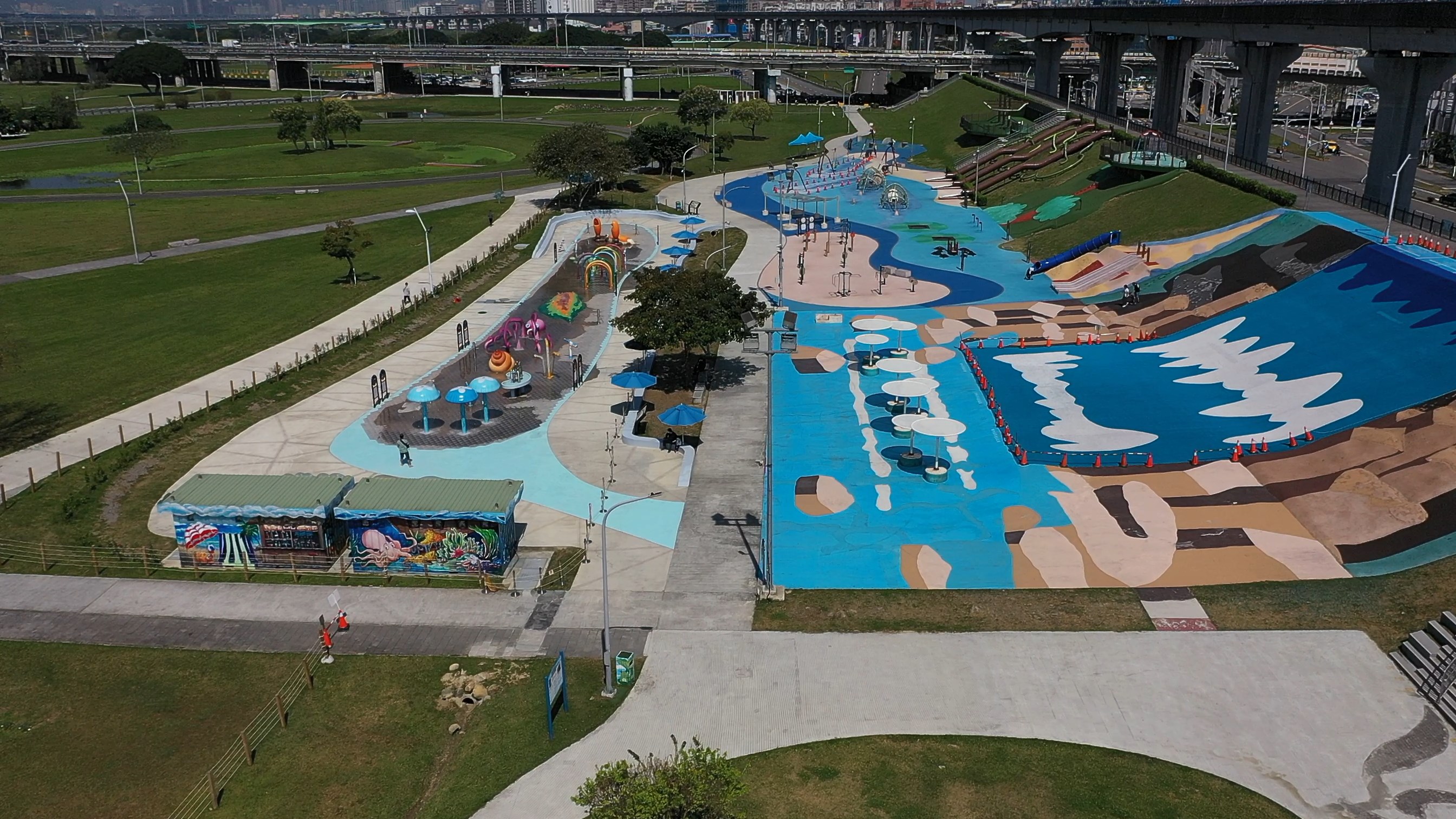 新北大都會公園熊猴森樂園再添「海世界水樂園」