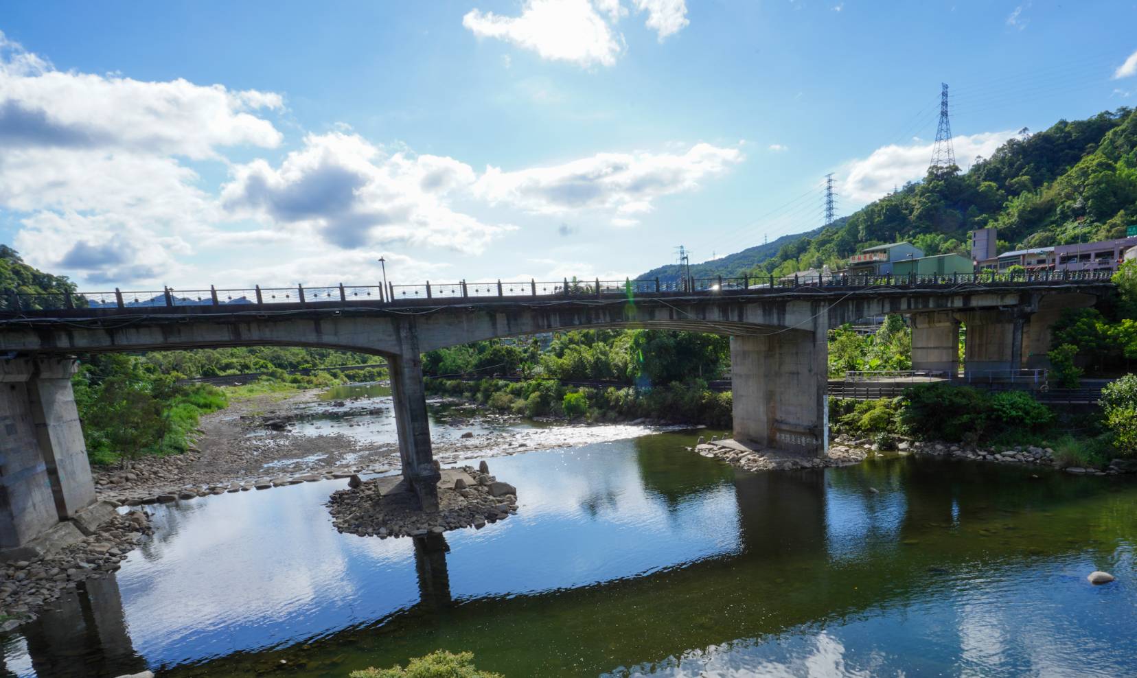 「坪林區北勢溪固床工加高工程修復」已於111年7月完成，將持續守護坪林北勢溪的綠水青山美好水域！