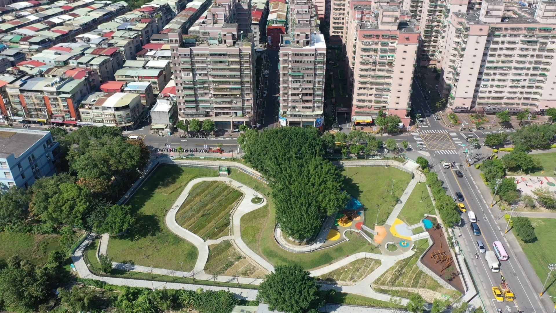 改造後的壽德公園構建了滯洪空間可容納12340噸的滯洪量，降低周邊地區排水系統負擔