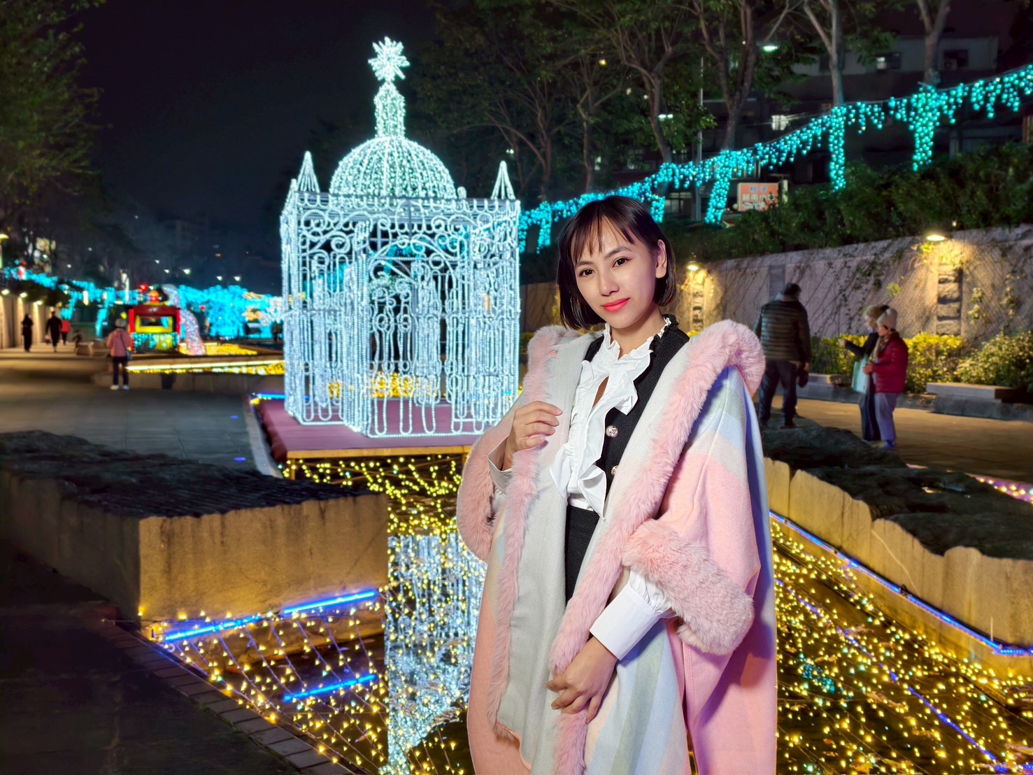 璀璨燈海及夢幻燈飾點亮中港河廊