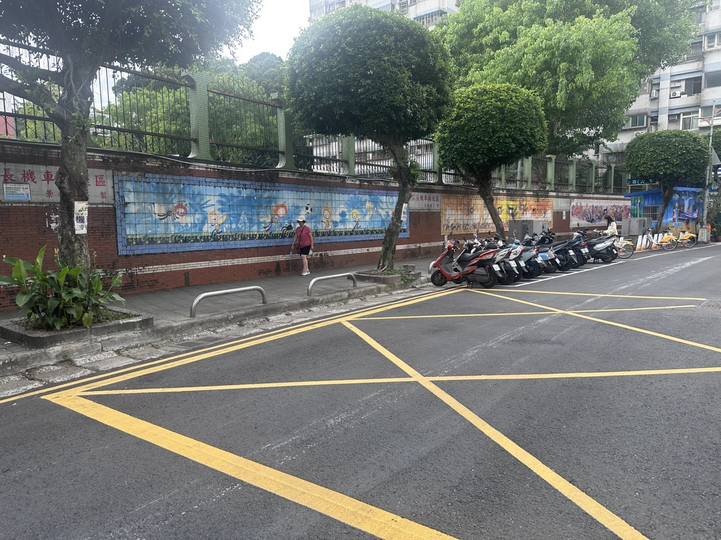  景新街467巷排水鋼管埋設完工後路面復舊