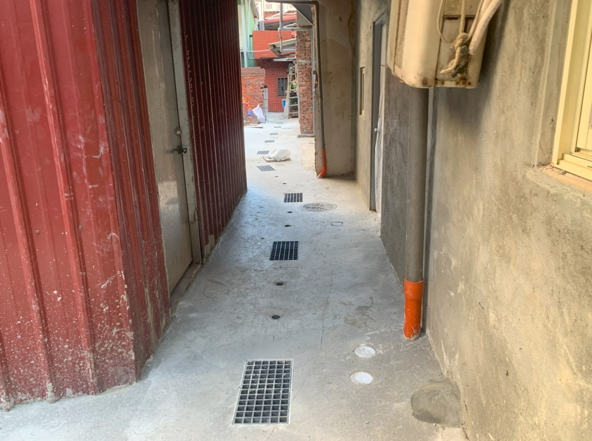 後巷污水接管完成後，不只非常乾淨，還能提供住戶行走