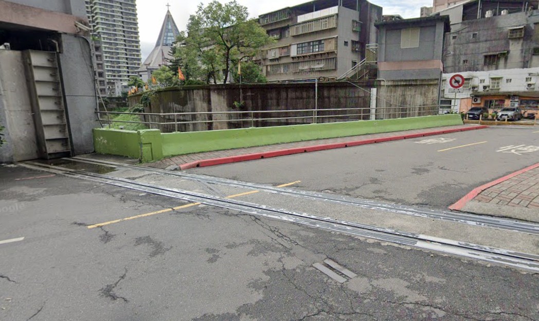 台鍊橋陸閘軌道更新工程自11月17日至12月14日進行施作