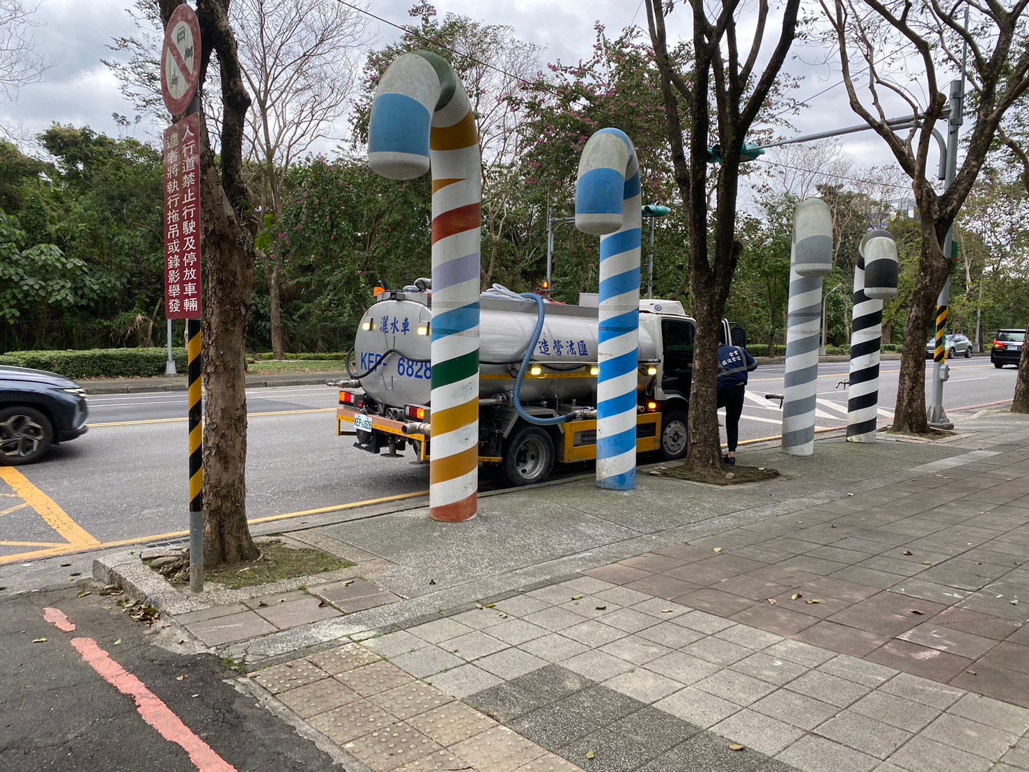 北大特區污水處理場顯眼的棒棒糖造型回收水供水設施