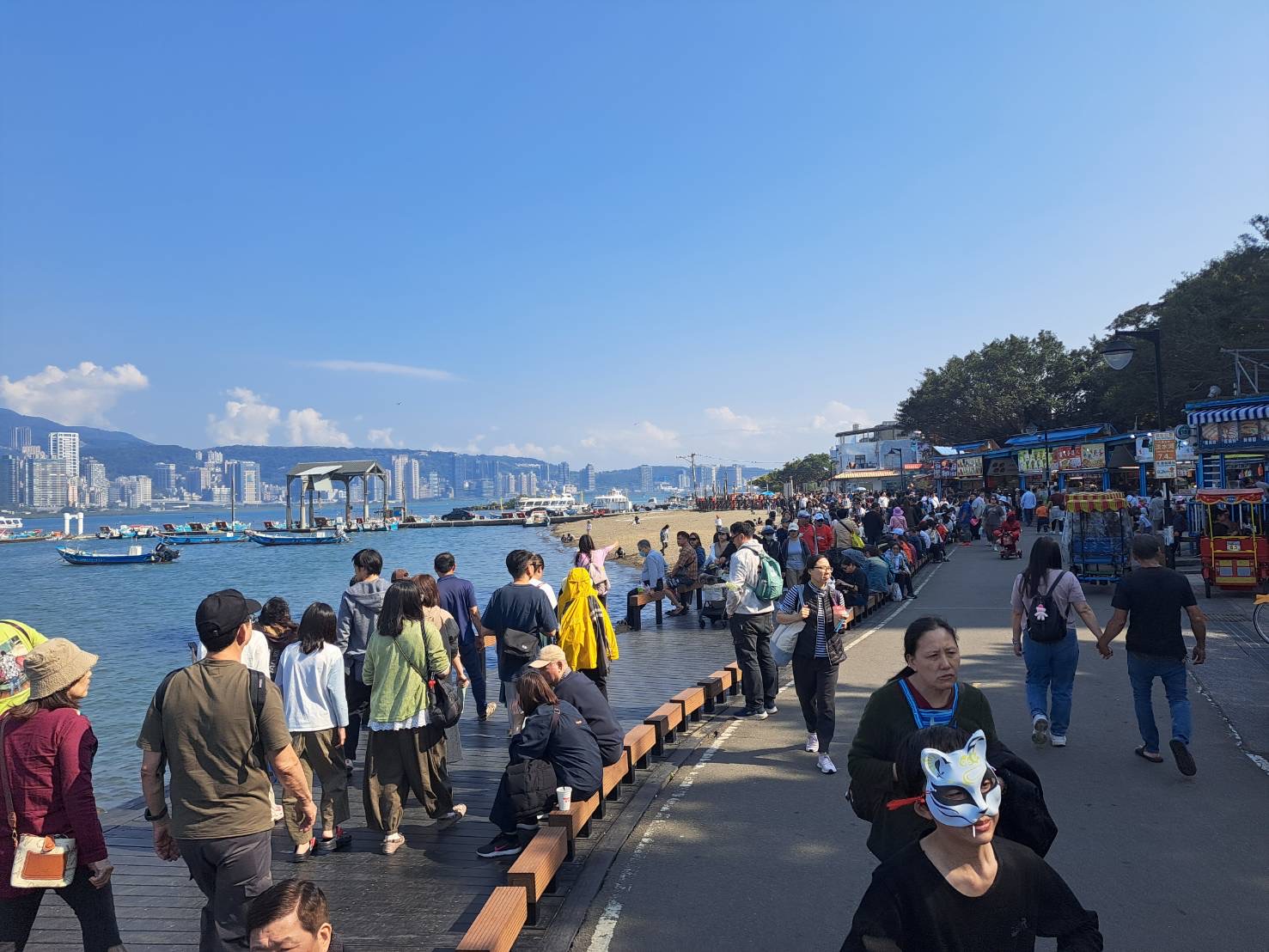 八里老街漫遊河岸風情 美食美景一次滿足