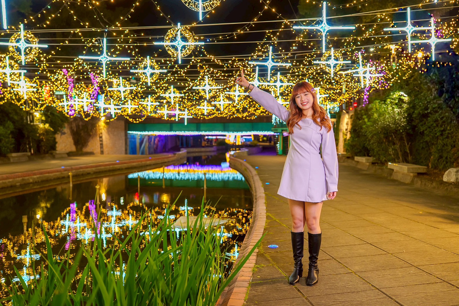 今年以「星耀中港 夢幻星河」為主題，營造如夢似幻的夜間光景