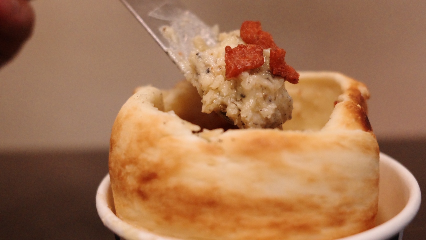  圖11 MR.CHIMNEY 煙囪先生-限定商品「碎培根香蒜煙囪捲」