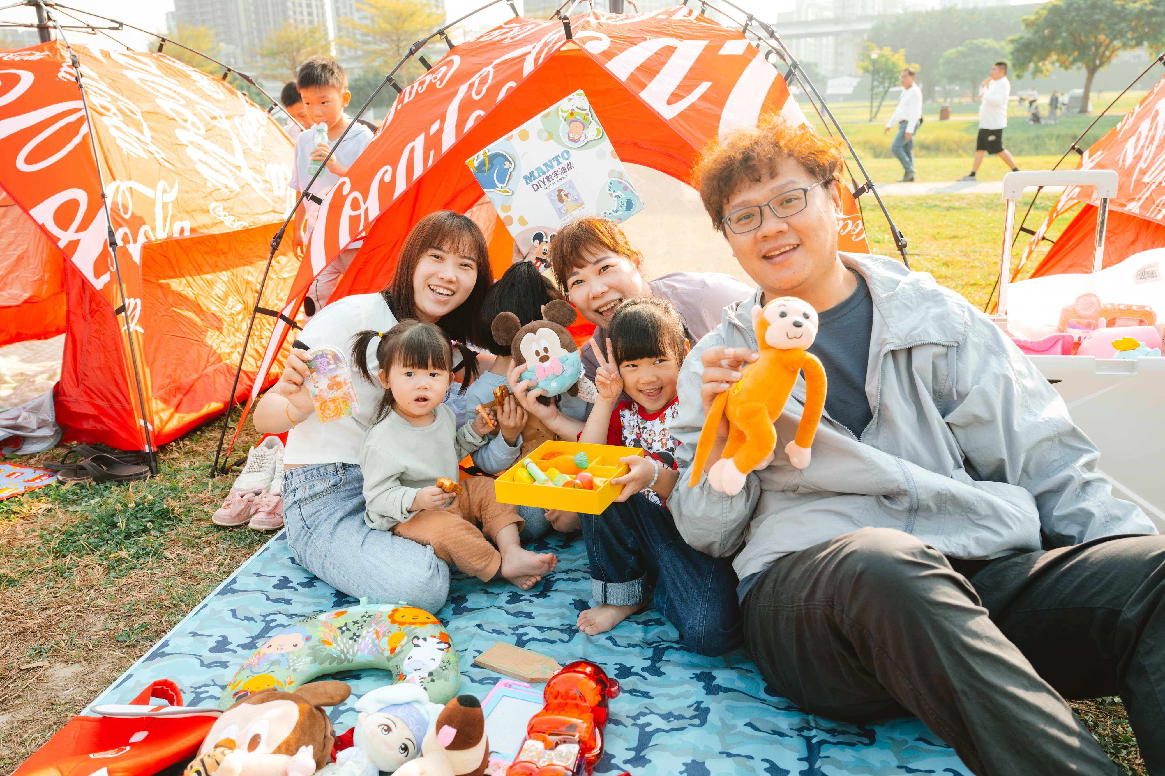  小小攤主互換玩具大成功