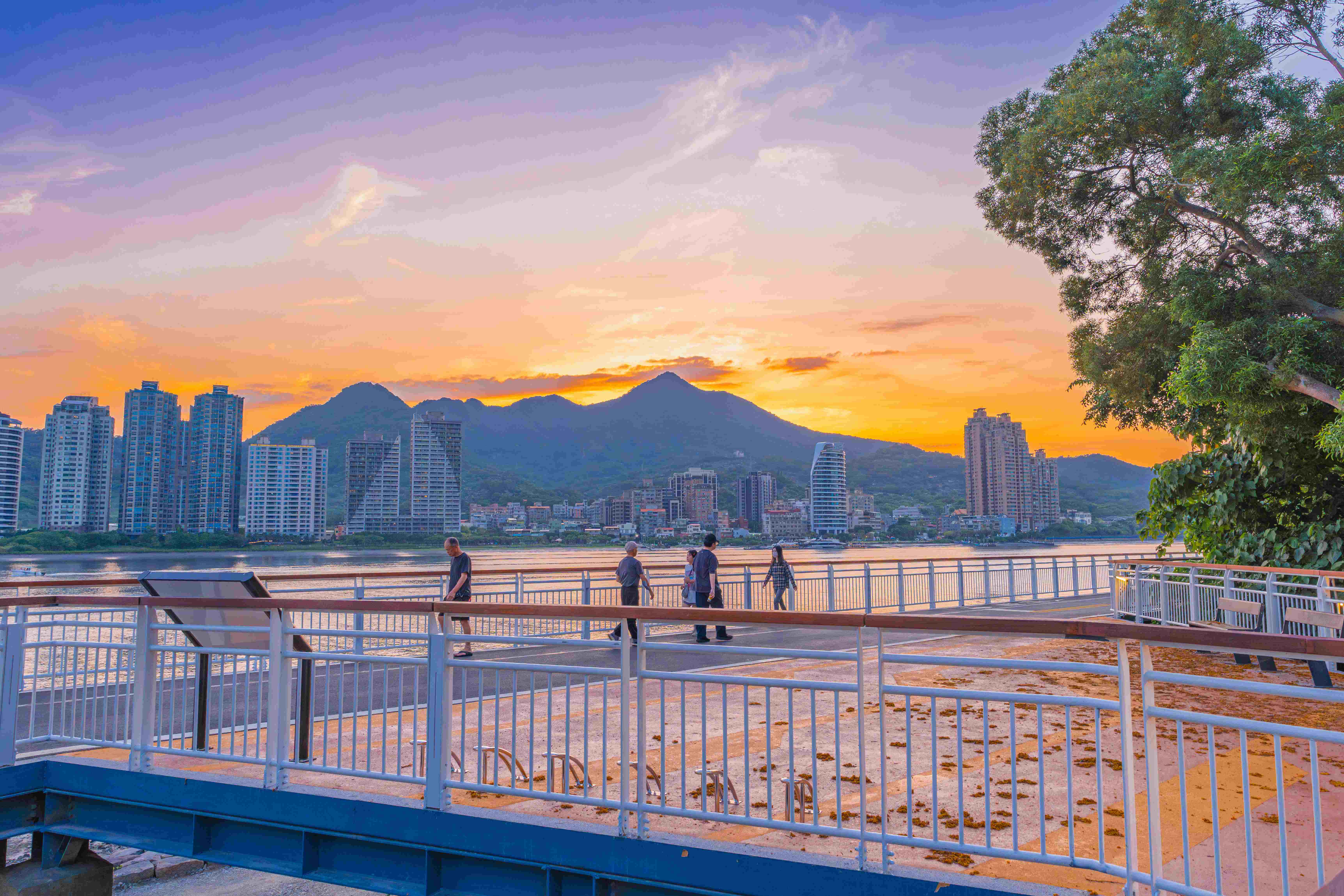  告別狹窄瓶頸!土地公鼻水位站休憩平台提供自行車道中繼休息點
