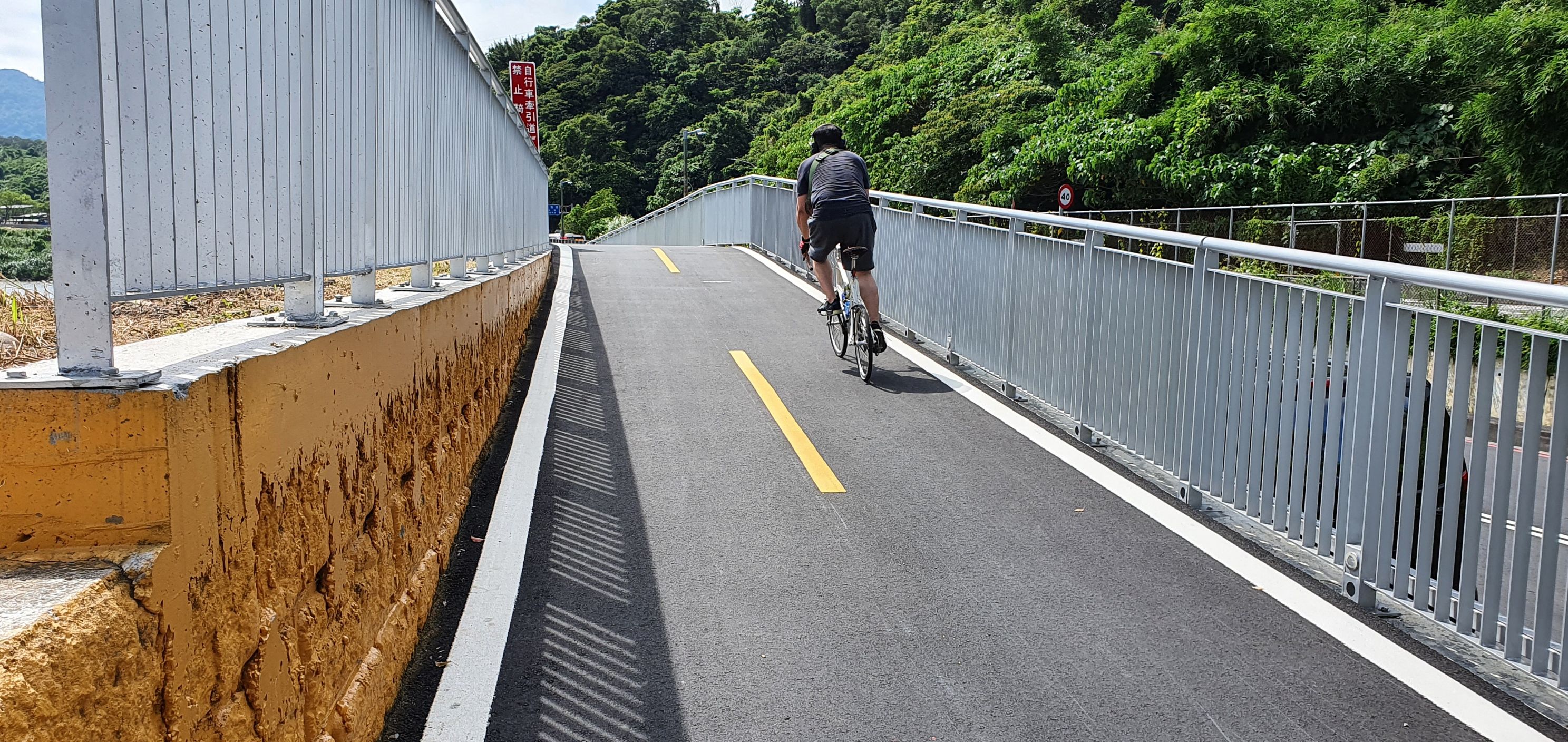 新闢的自行車道全長約1.3公里