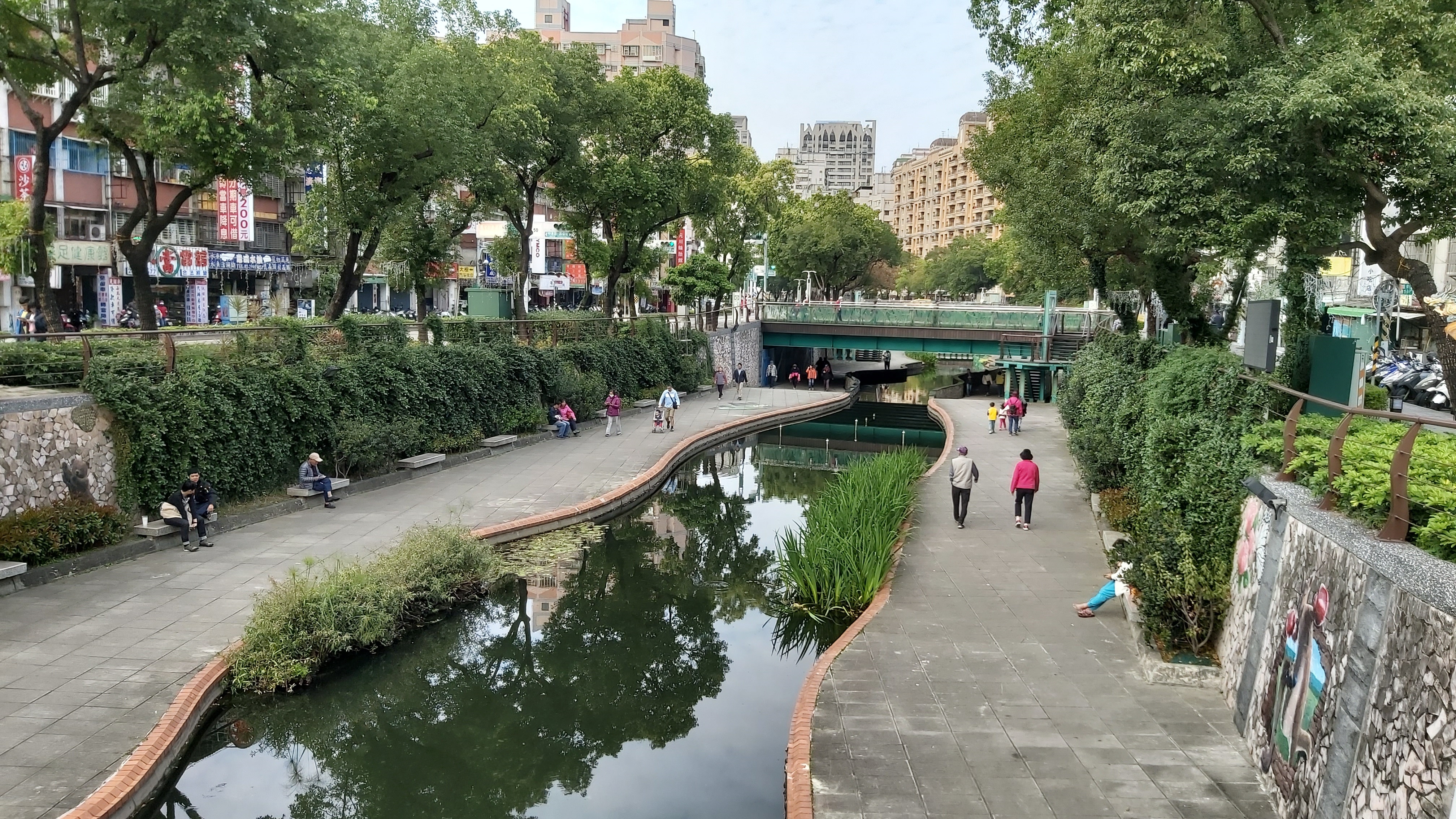 中港河廊為附近居民日常散步或運動的最佳休閒場域