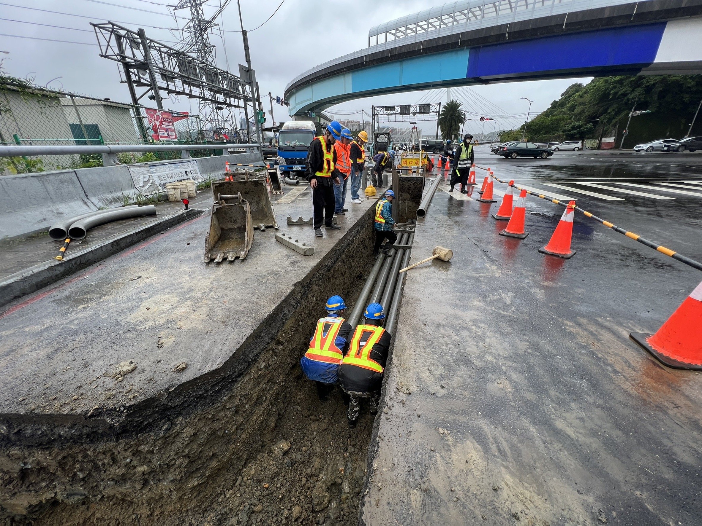 台電配合清水引入工程於新北環快道路上施作管線工程