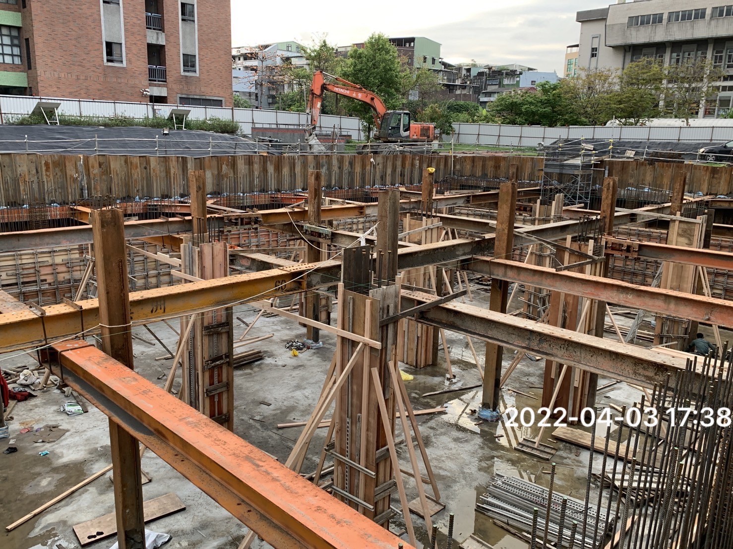 「新北市三重區正義國小透水保水工程」貯集槽施工