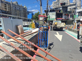 拆除後之欄杆等待運送中