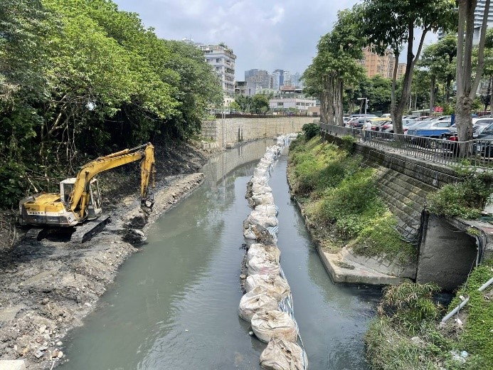 渠底改善工程-渠道圍水